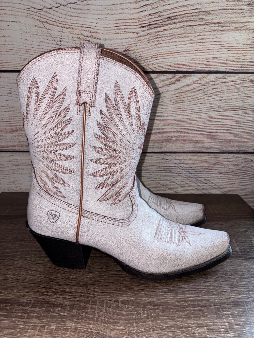 Ariat Women's Goldie Distressed White Western Booties 7B Worn Once